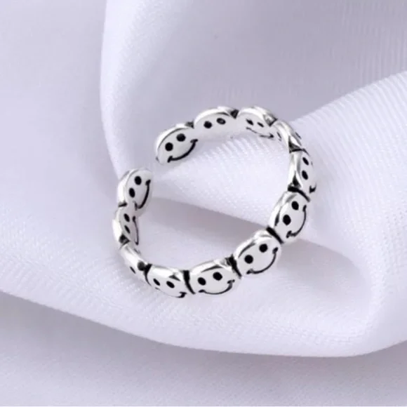 NEW 925 STERLING SILVER SMILE FACE ADJUSTABLE RING, CUTE RING, SHINY RING. - Picture 3 of 6